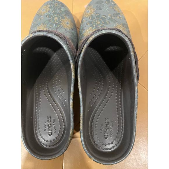 Crocs cobbler clogs Sarah Graphic Brown Boho Floral Leather detail Womens Size 8 - Picture 6 of 9